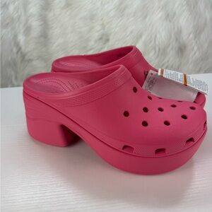 CROCS Women's Vibrant Pink Platform Clogs